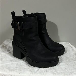 TORRID WW 8 ankle boot